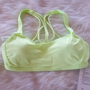 Lululemon Free To Be Zen Bra Size 6😊😊